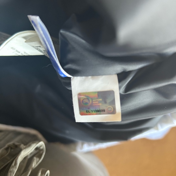 Gorgeous Canada Goose Jacket - Picture 8 of 8